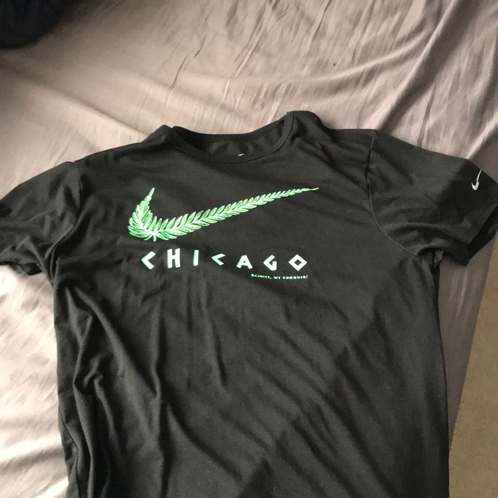 Nike Chicago Shirt XL
